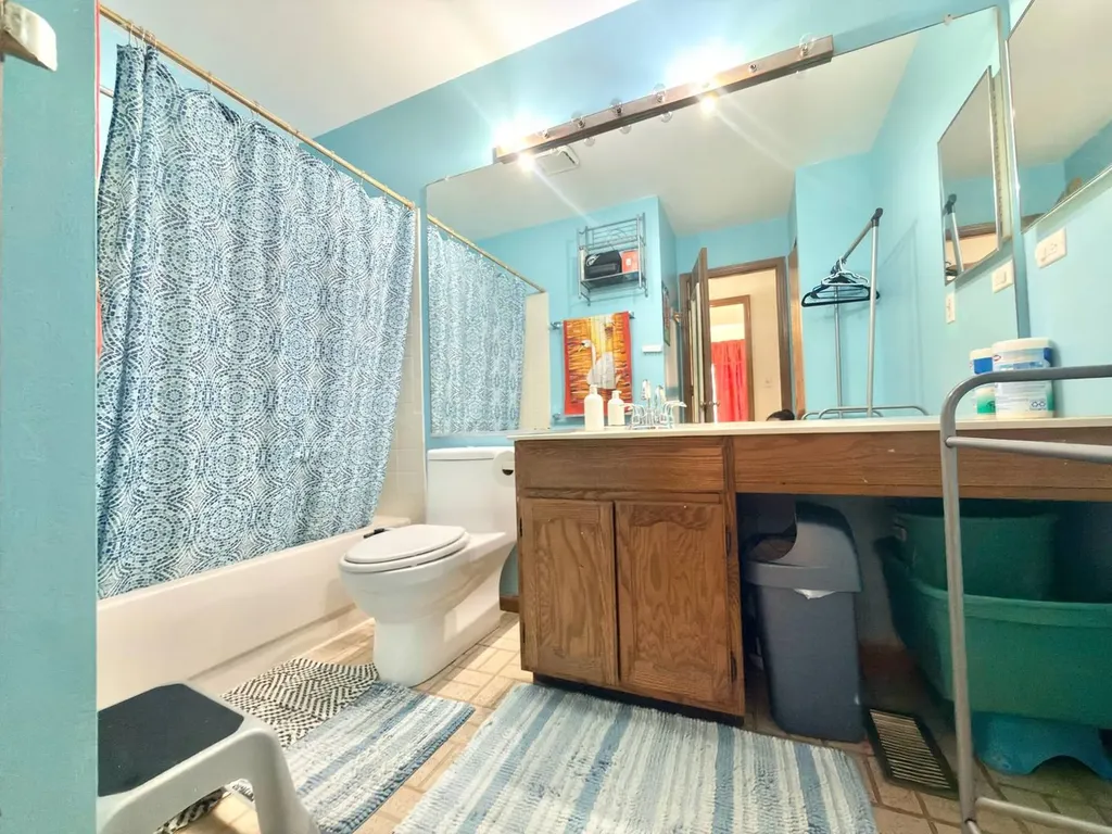 1464 Farington Lane Aurora IL 60504