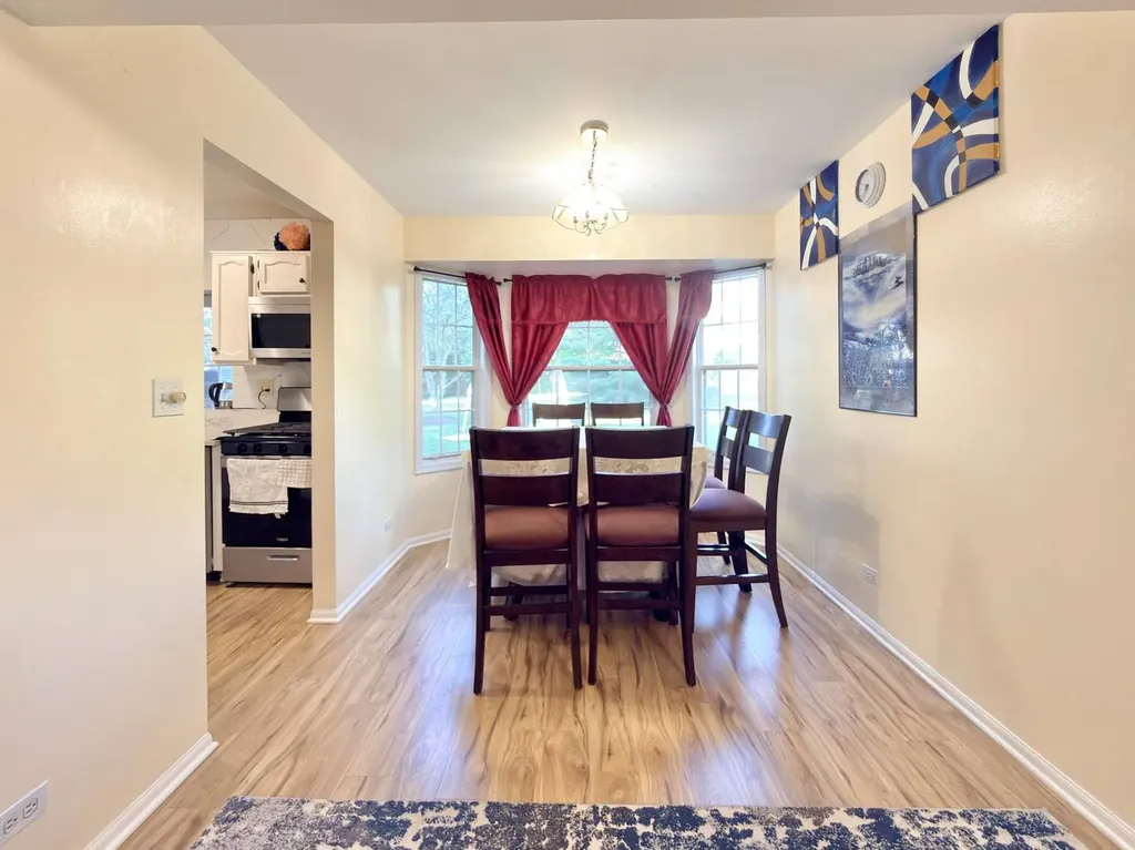 1464 Farington Lane Aurora IL 60504
