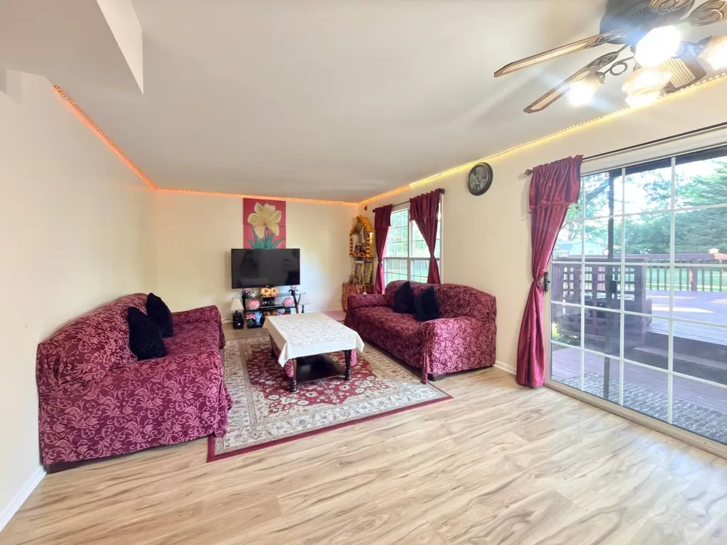 1464 Farington Lane Aurora IL 60504