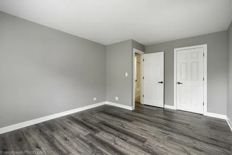 11 Oak Creek Drive Buffalo Grove IL 60089
