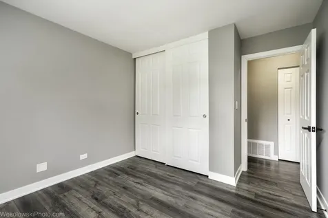 11 Oak Creek Drive Buffalo Grove IL 60089