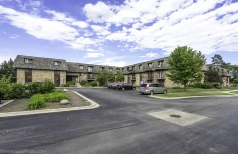 11 Oak Creek Drive Buffalo Grove IL 60089
