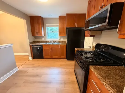 82 Holmes Way Schaumburg IL 60193