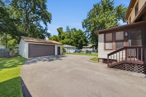 933 Lebanon Street Aurora IL 60505