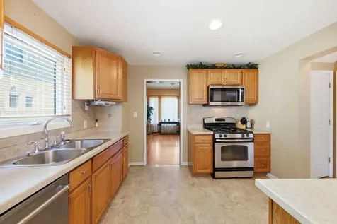 933 Lebanon Street Aurora IL 60505