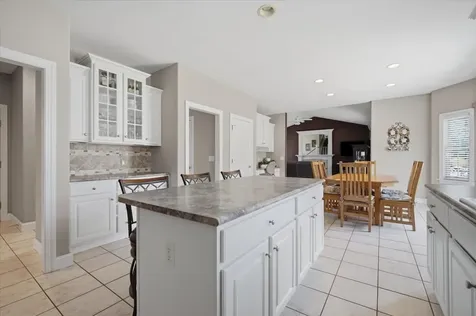 46 Conway Circle Bloomington IL 61704