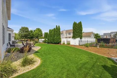 46 Conway Circle Bloomington IL 61704