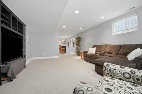 46 Conway Circle Bloomington IL 61704
