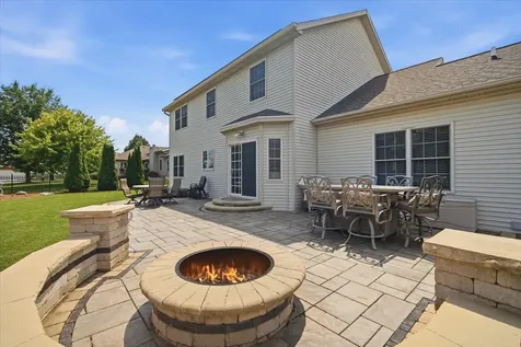 46 Conway Circle Bloomington IL 61704
