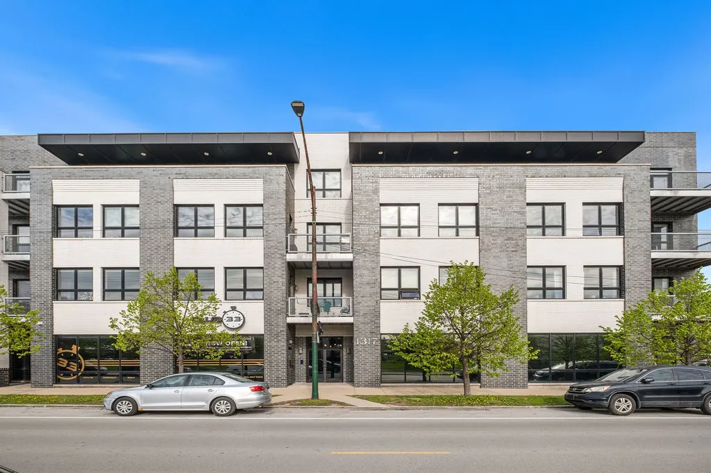 1317 North Larrabee Street Chicago IL 60610