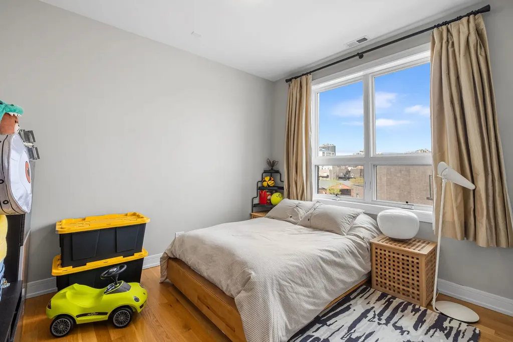 1317 North Larrabee Street Chicago IL 60610