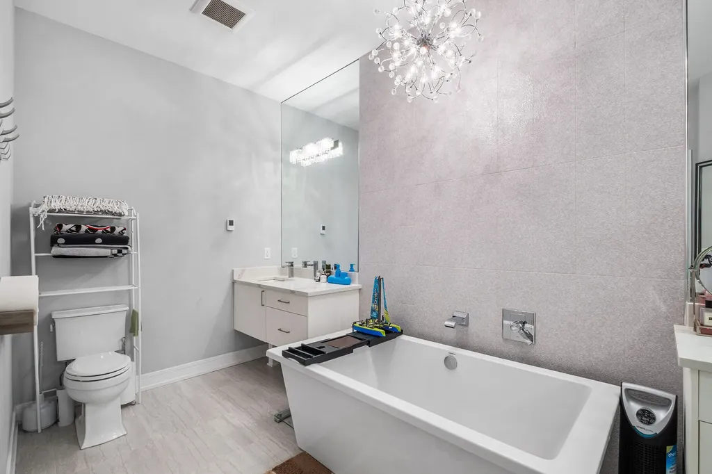 1317 North Larrabee Street Chicago IL 60610