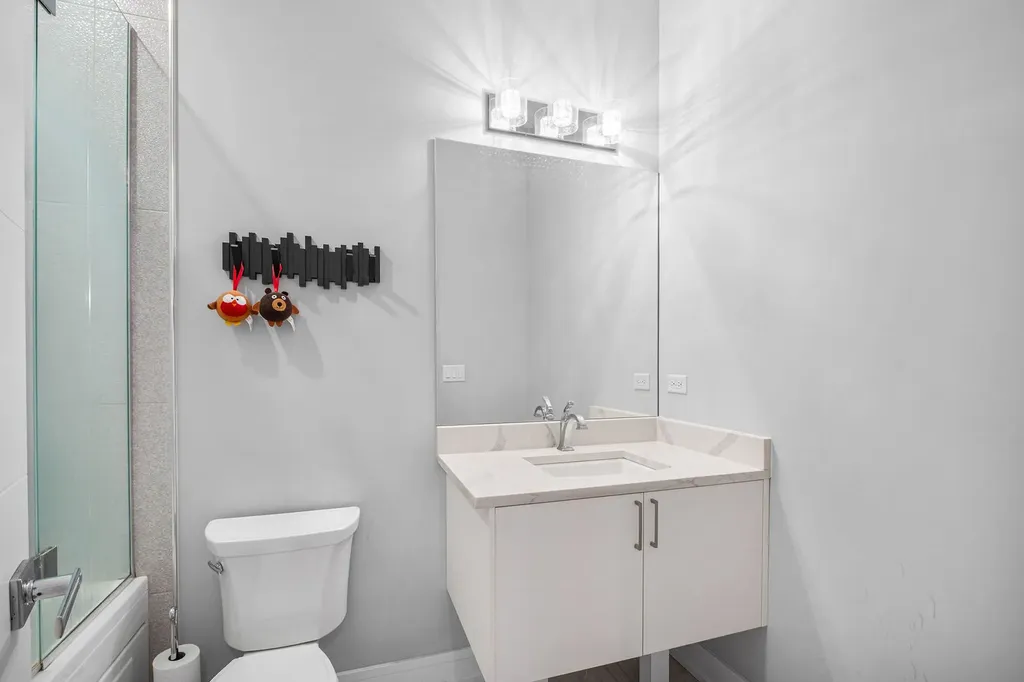 1317 North Larrabee Street Chicago IL 60610
