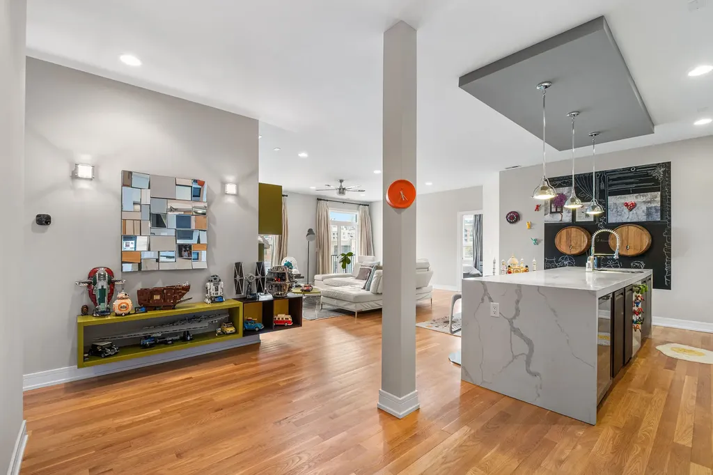 1317 North Larrabee Street Chicago IL 60610