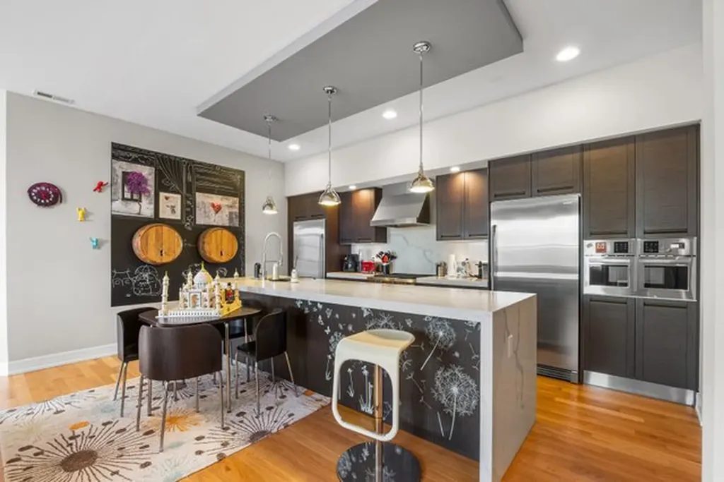 1317 North Larrabee Street Chicago IL 60610