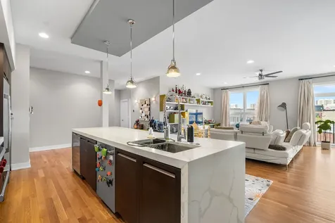 1317 North Larrabee Street Chicago IL 60610