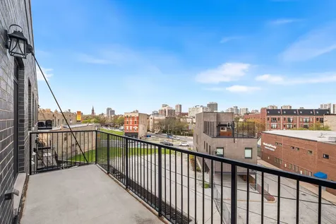 1317 North Larrabee Street Chicago IL 60610