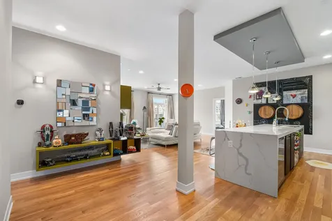 1317 North Larrabee Street Chicago IL 60610