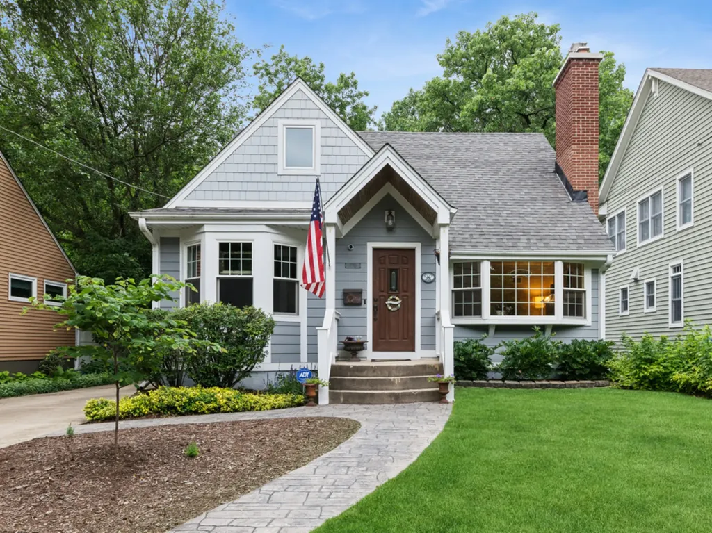 770 Highland Avenue Glen Ellyn IL 60137