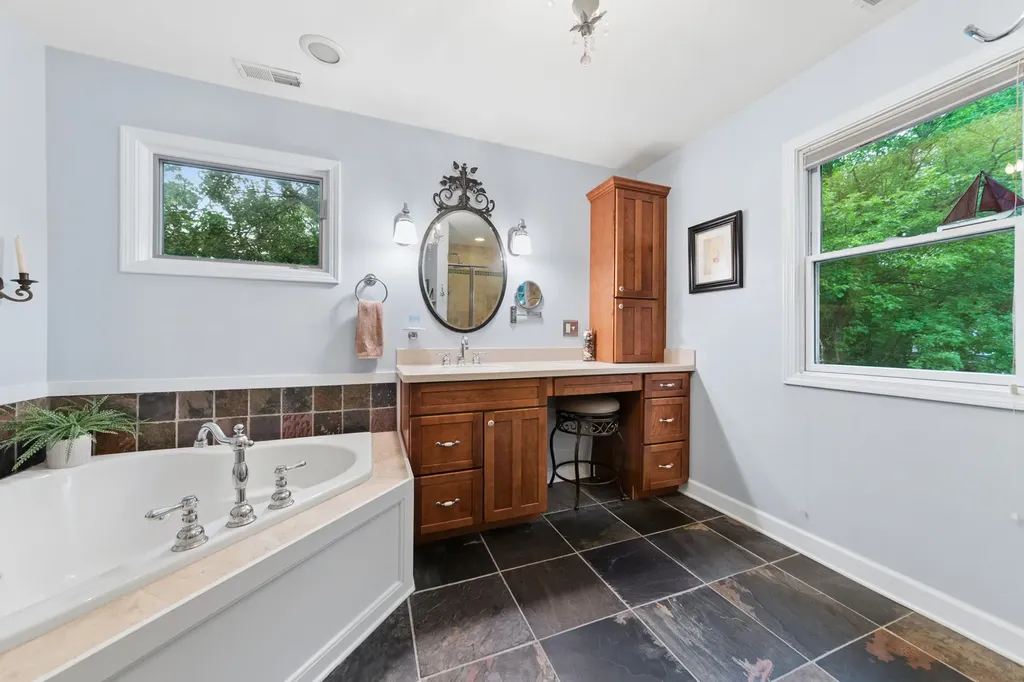 770 Highland Avenue Glen Ellyn IL 60137