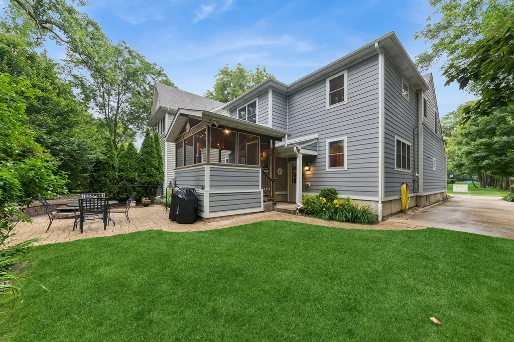 770 Highland Avenue Glen Ellyn IL 60137