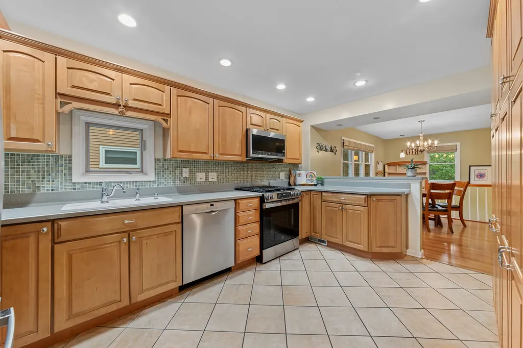 770 Highland Avenue Glen Ellyn IL 60137