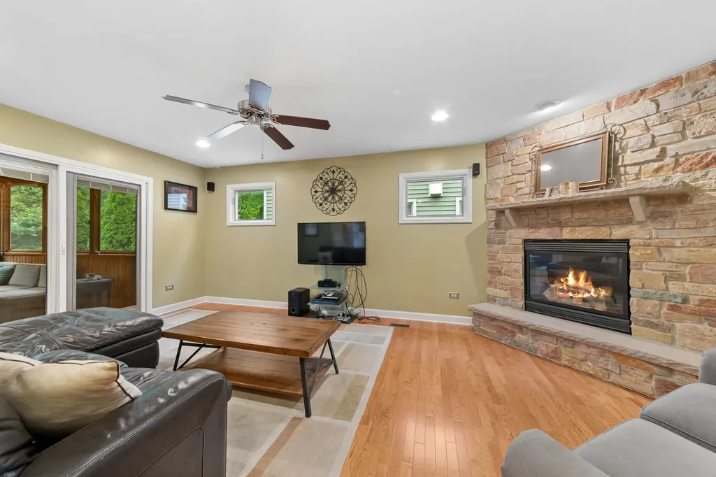 770 Highland Avenue Glen Ellyn IL 60137