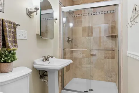 770 Highland Avenue Glen Ellyn IL 60137