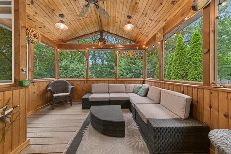 770 Highland Avenue Glen Ellyn IL 60137