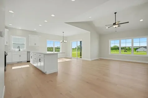 19 Meadow Drive Monticello IL 61856