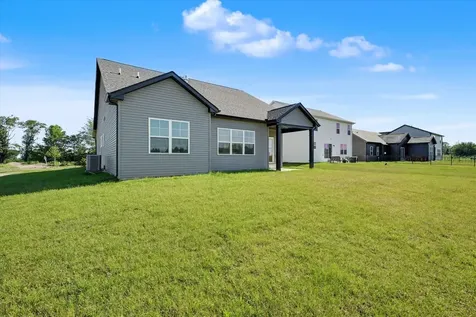 19 Meadow Drive Monticello IL 61856