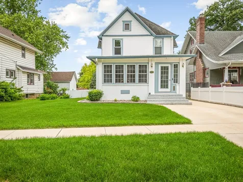 1239 West Lincoln Boulevard Freeport IL 61032