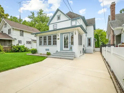 1239 West Lincoln Boulevard Freeport IL 61032