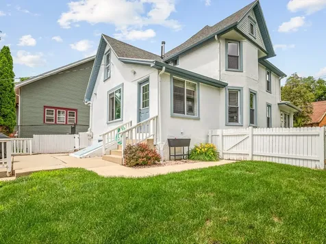 1239 West Lincoln Boulevard Freeport IL 61032