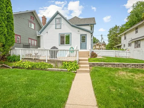 1239 West Lincoln Boulevard Freeport IL 61032