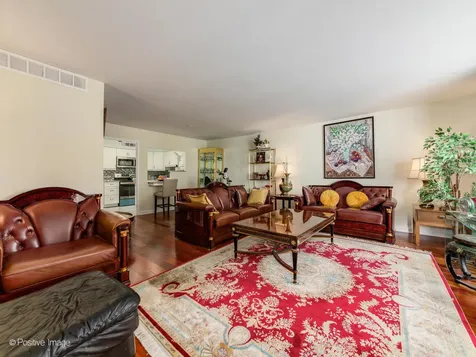 6007 North Sheridan Road Chicago IL 60660