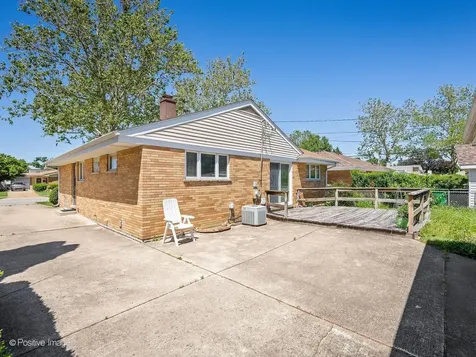 10809 Claridge Avenue Westchester IL 60154