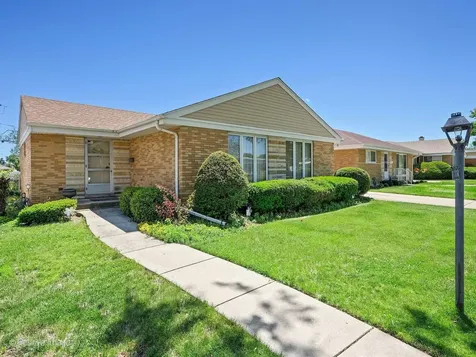 10809 Claridge Avenue Westchester IL 60154