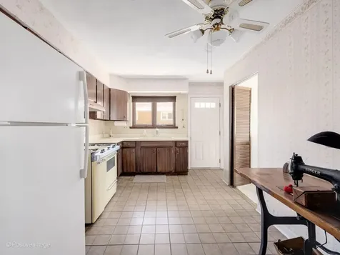 10809 Claridge Avenue Westchester IL 60154