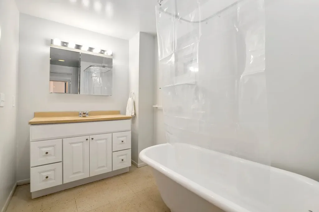 745 North Throop Street Chicago IL 60642