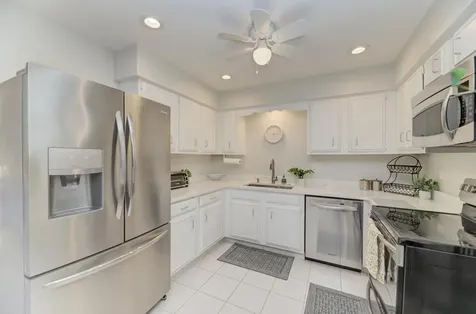 4000 Dundee Road Northbrook IL 60062