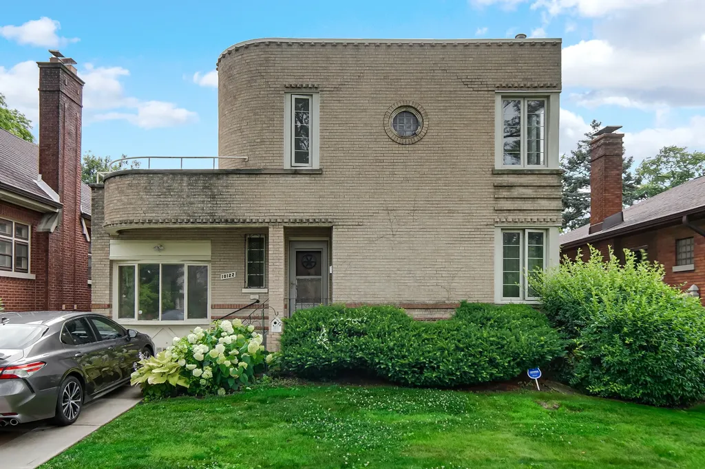 10122 South Bell Avenue Chicago IL 60643