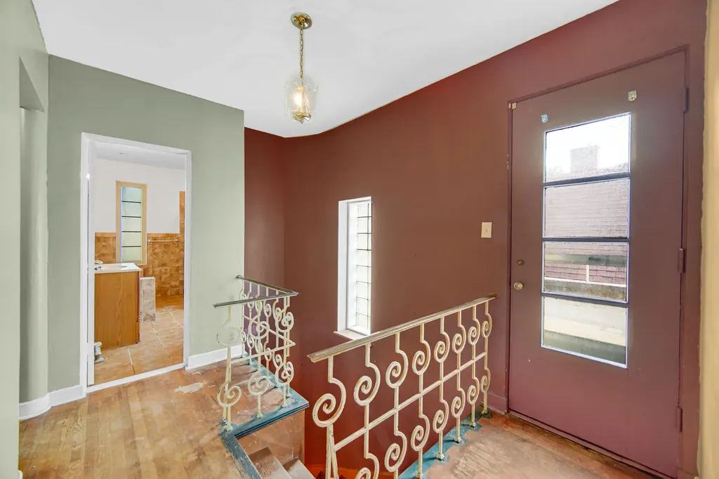 10122 South Bell Avenue Chicago IL 60643