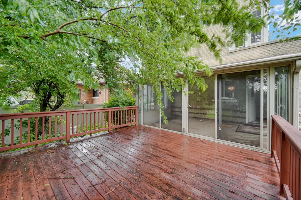 10122 South Bell Avenue Chicago IL 60643