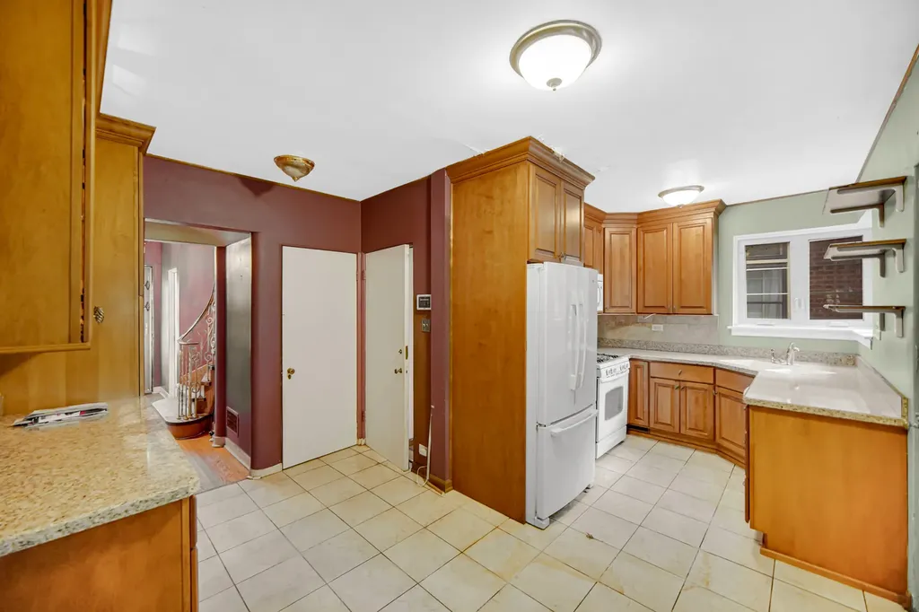 10122 South Bell Avenue Chicago IL 60643