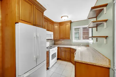 10122 South Bell Avenue Chicago IL 60643