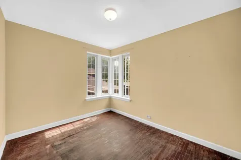 10122 South Bell Avenue Chicago IL 60643