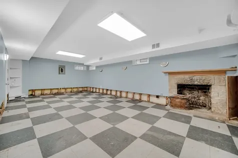 10122 South Bell Avenue Chicago IL 60643