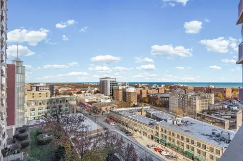 807 Davis Street Evanston IL 60201