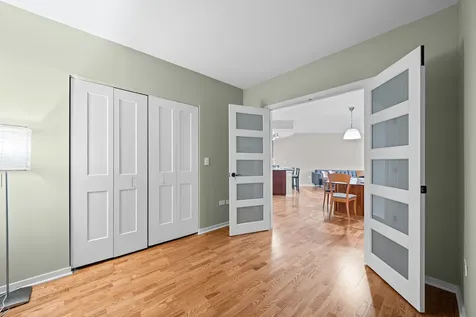 807 Davis Street Evanston IL 60201
